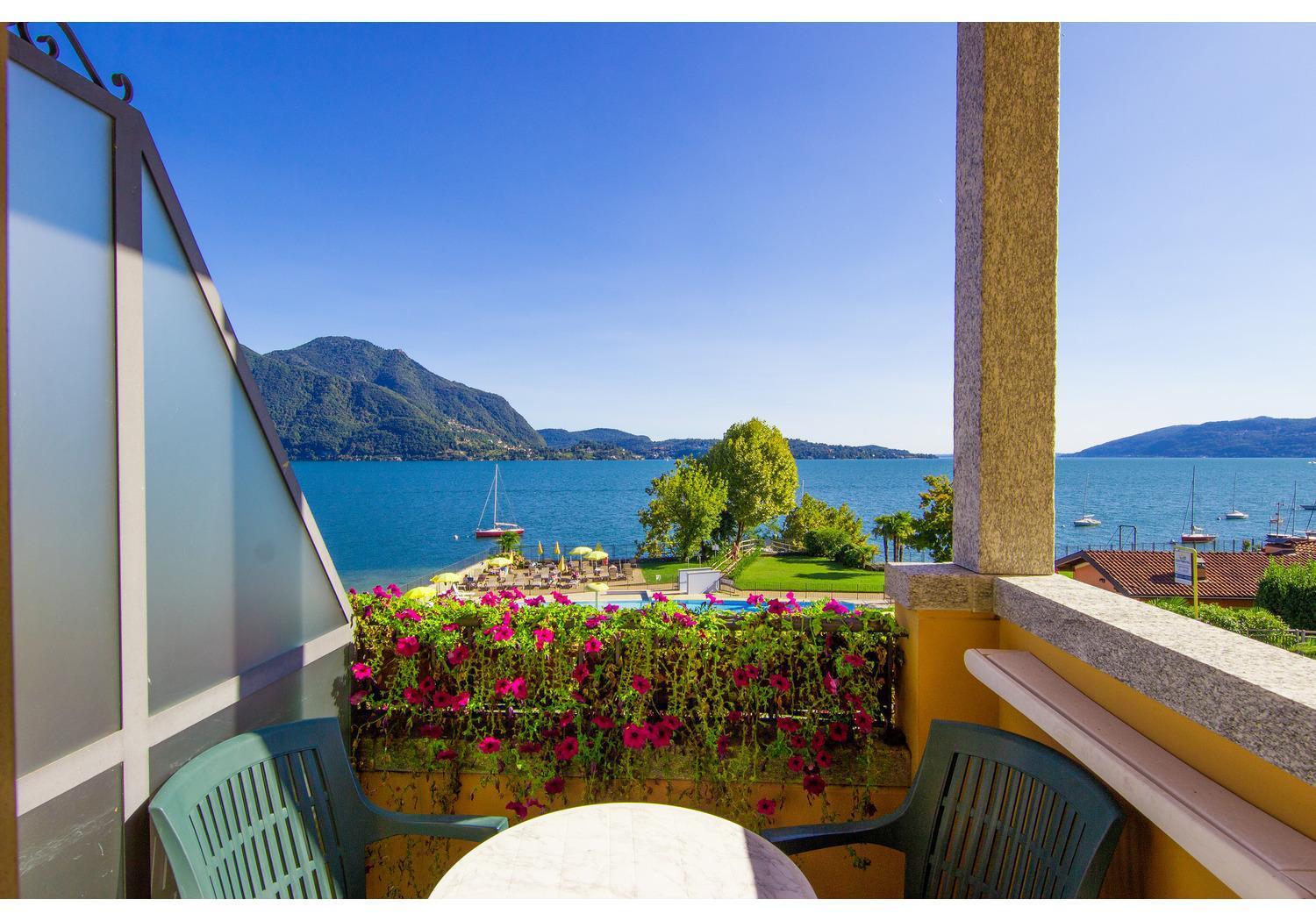 Hotel Residence Zust Verbania Exterior photo