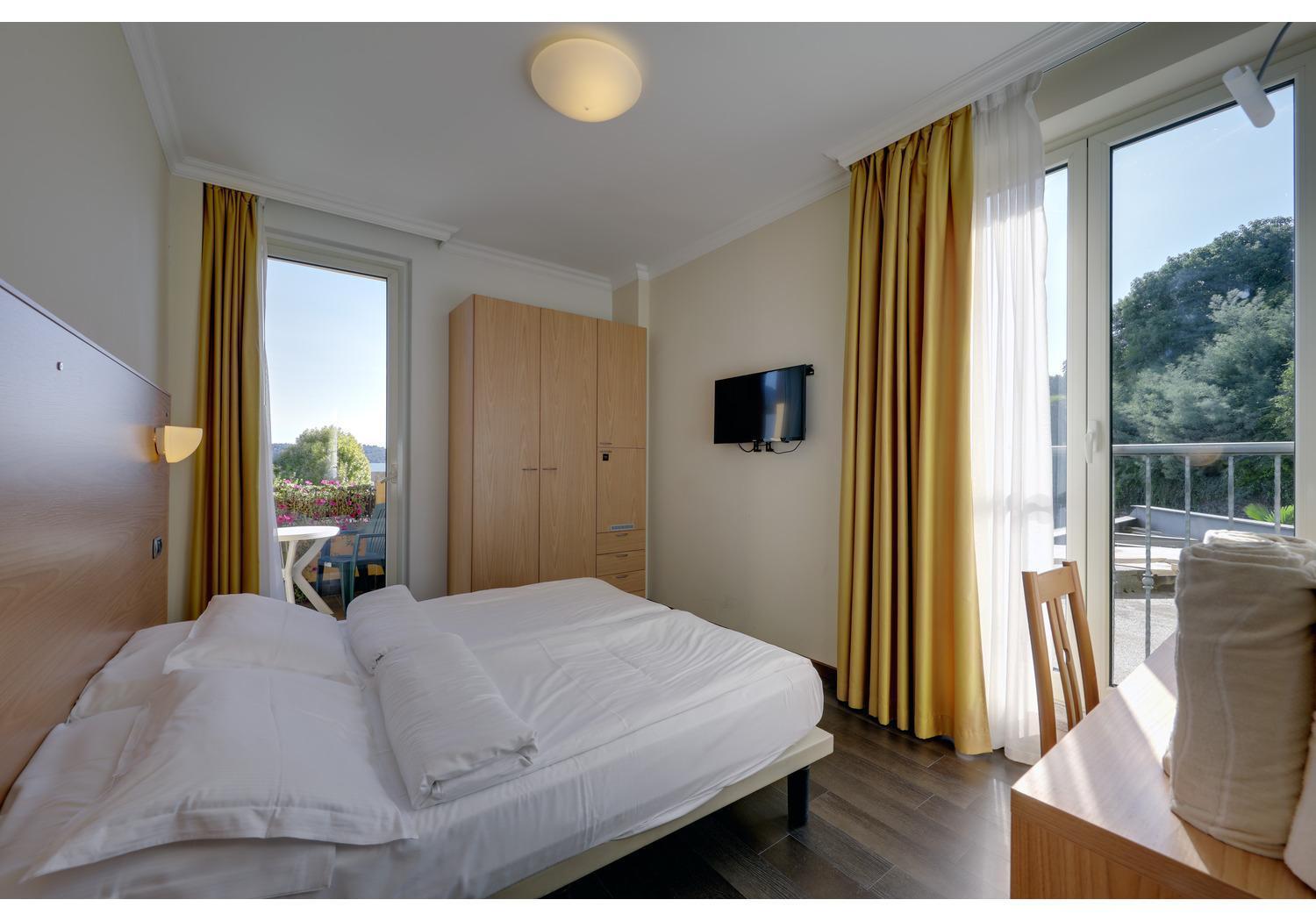 Hotel Residence Zust Verbania Exterior photo