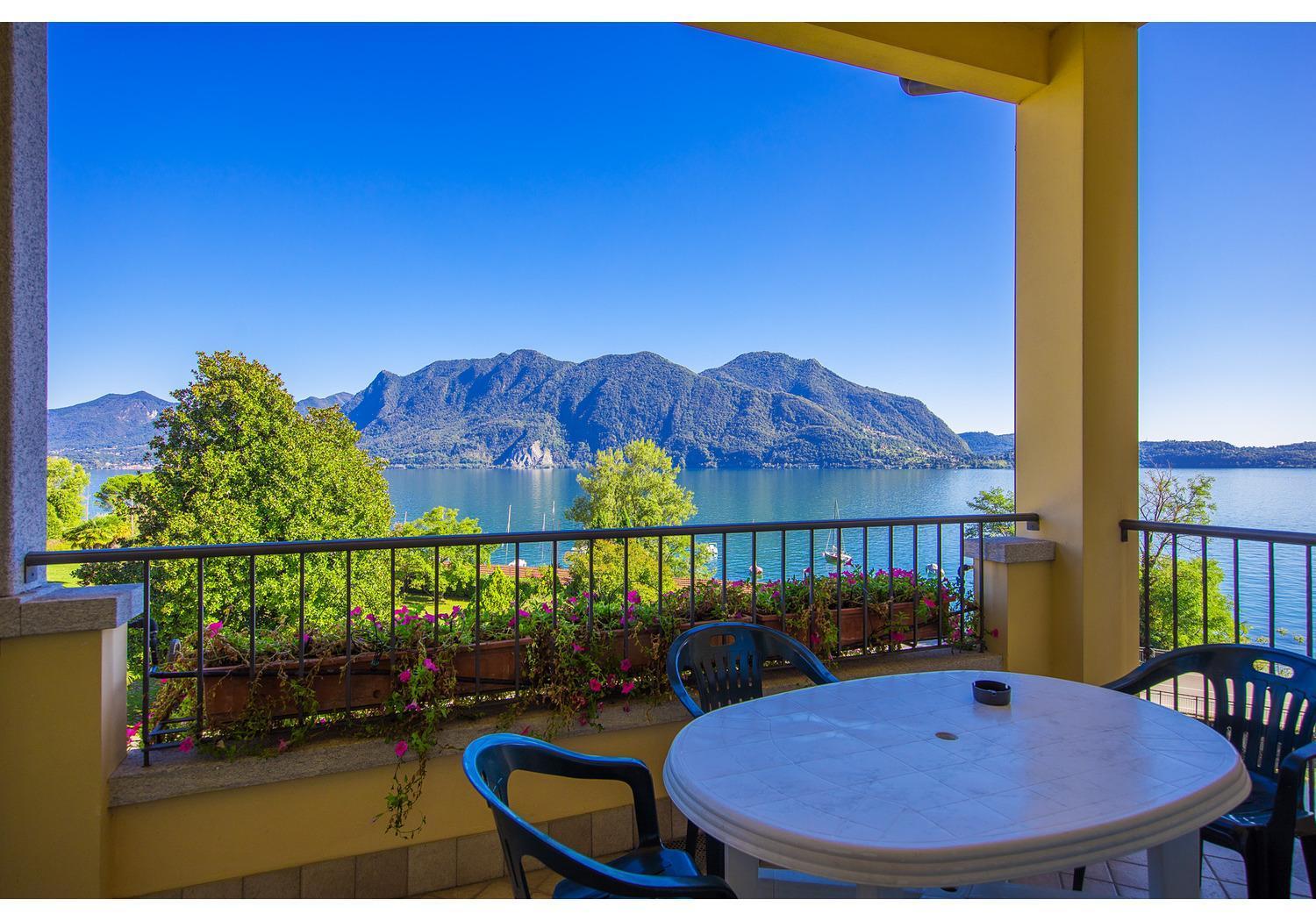 Hotel Residence Zust Verbania Exterior photo
