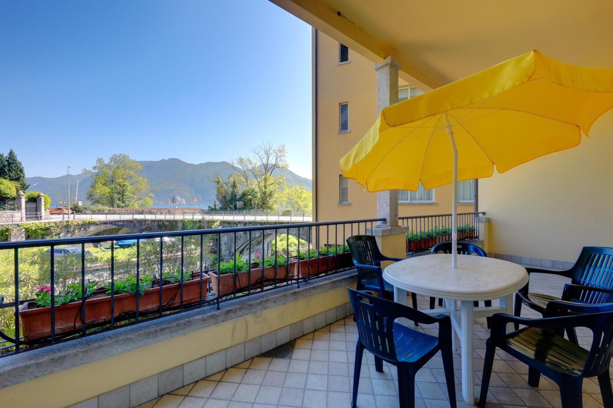 Hotel Residence Zust Verbania Exterior photo