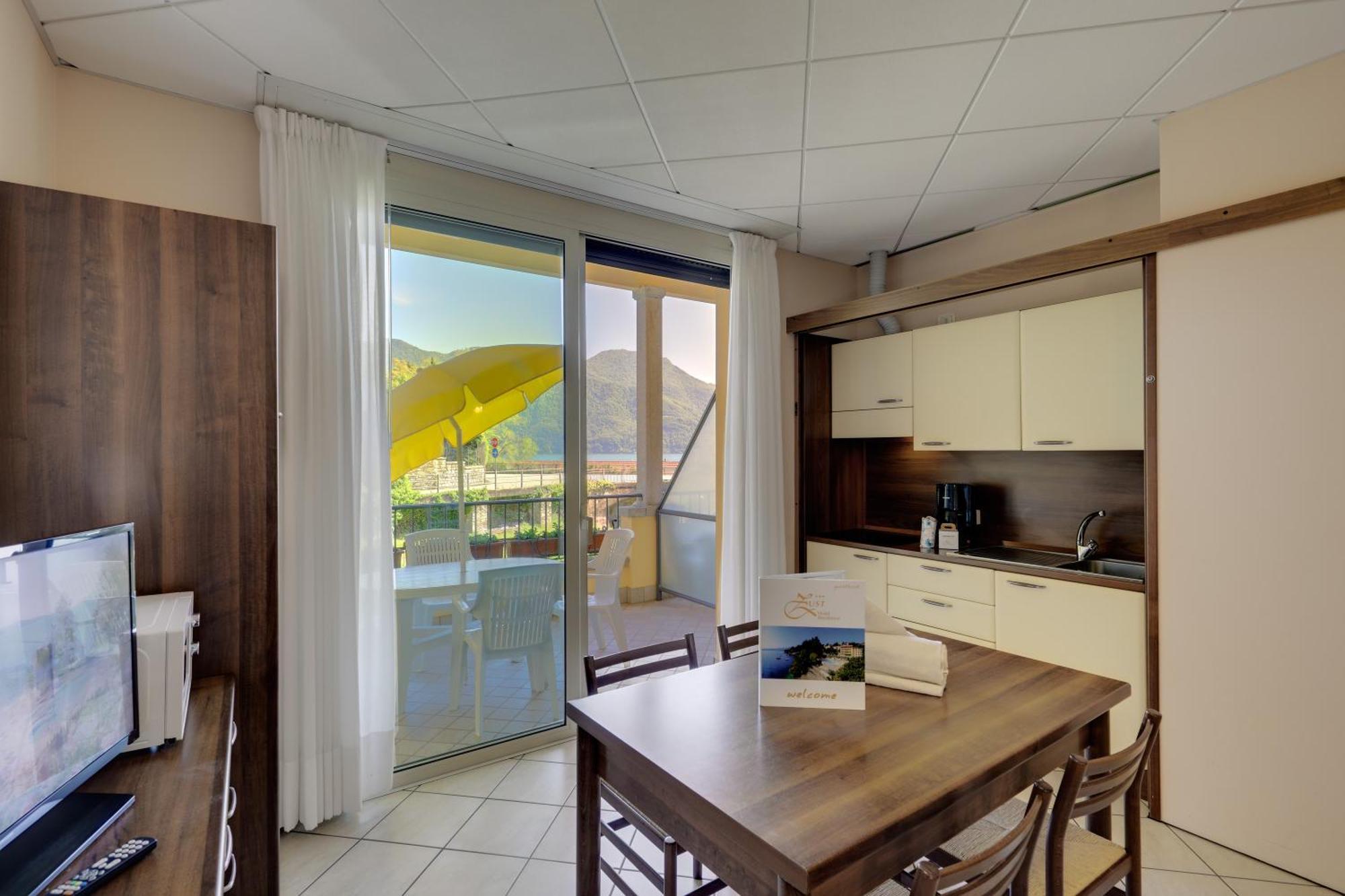 Hotel Residence Zust Verbania Exterior photo